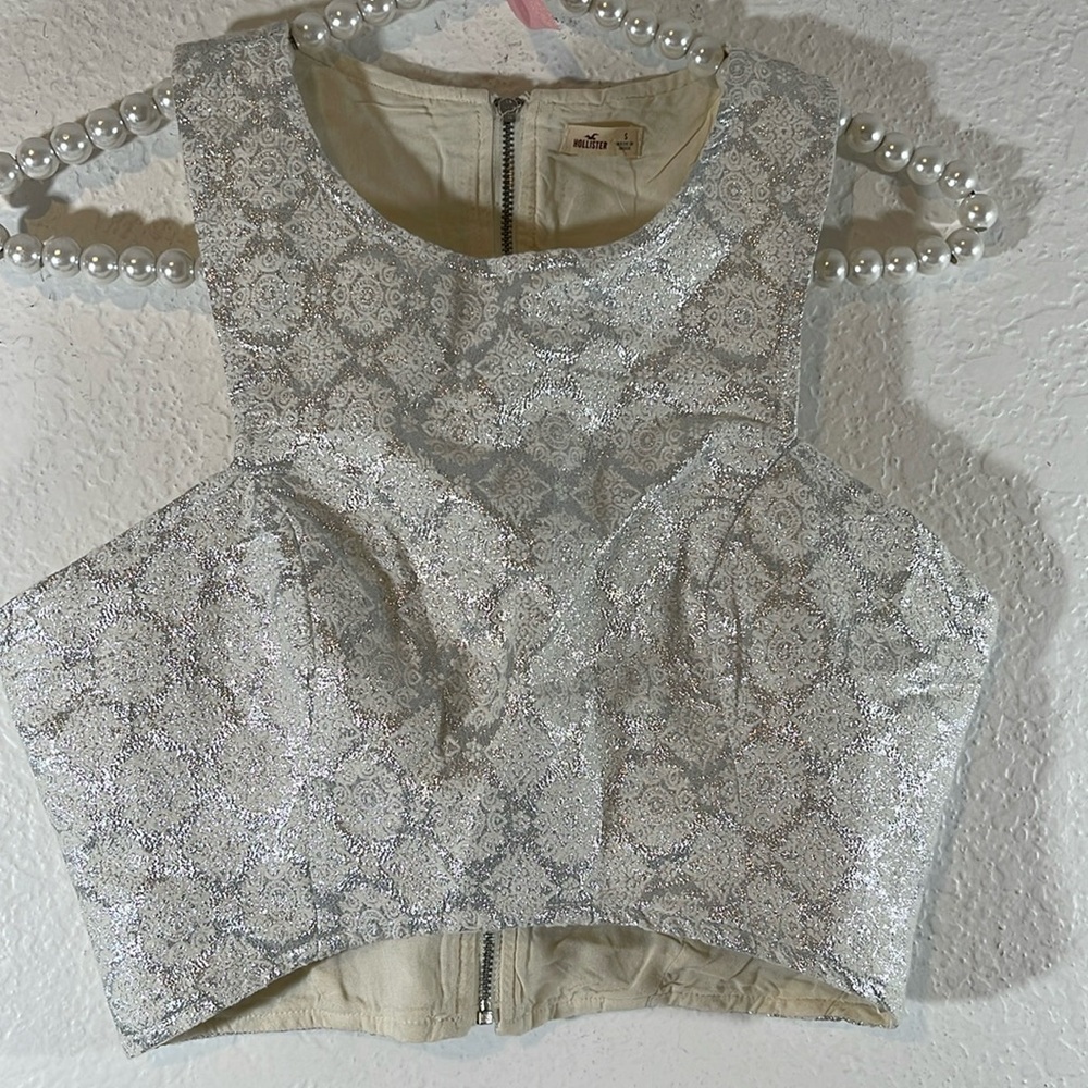 HOLLISTER White, Metallic Silver Sparkly Baroque Print Zip Sleeveless Crop Top S